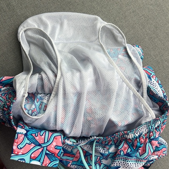 VINEYARD VINES fish print men’s swim trunks size M pink blue - Picture 17 of 17